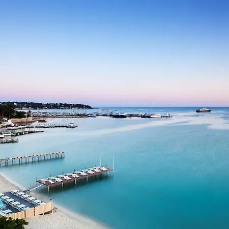 Functional Near The Center Of Apartman Antibes